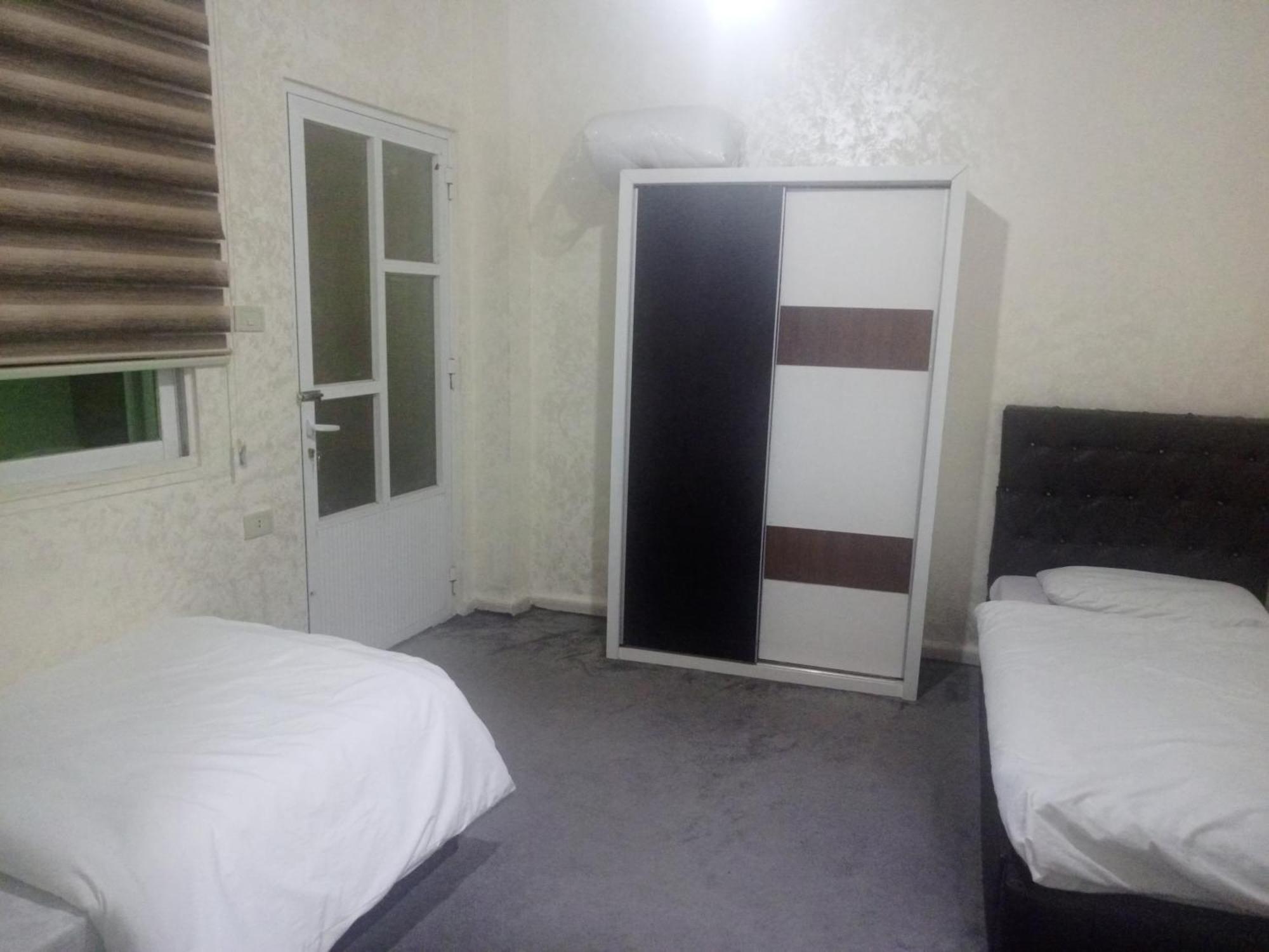Jarajreh Apartments/ Hotel Karak Rum bild
